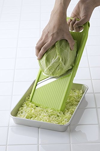 キャベツ用千切りスライサーを上手に使うコツは?