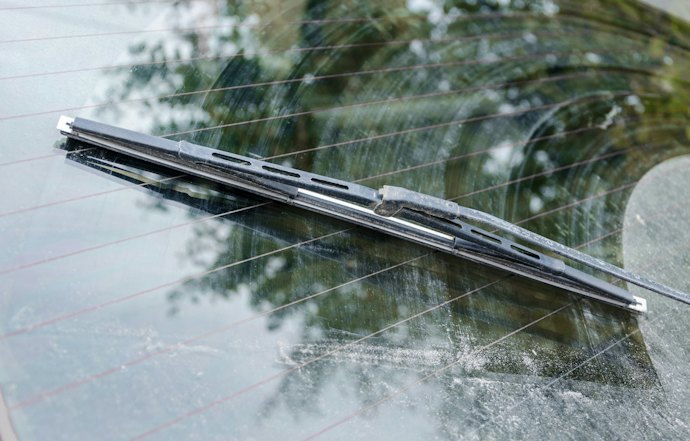 車用解氷スプレーを使用する際の注意点
