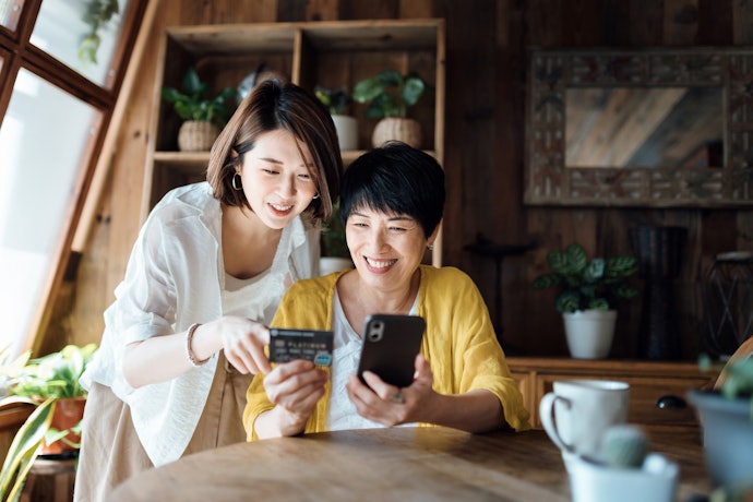 JALカードの家族カードでマイルは貯められる?