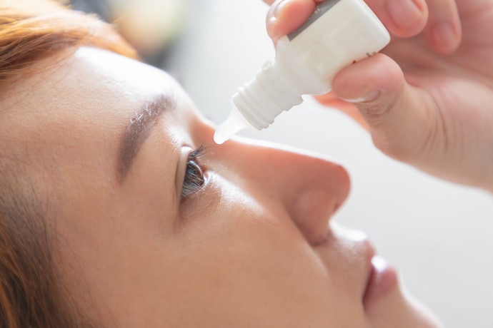目薬を差すときの注意点は?寝る前に差しても大丈夫?
