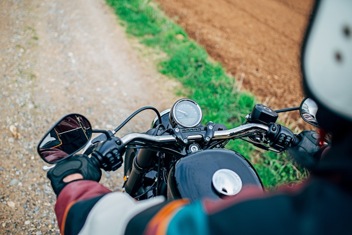 車用レーダー探知機をバイクに流用できる?