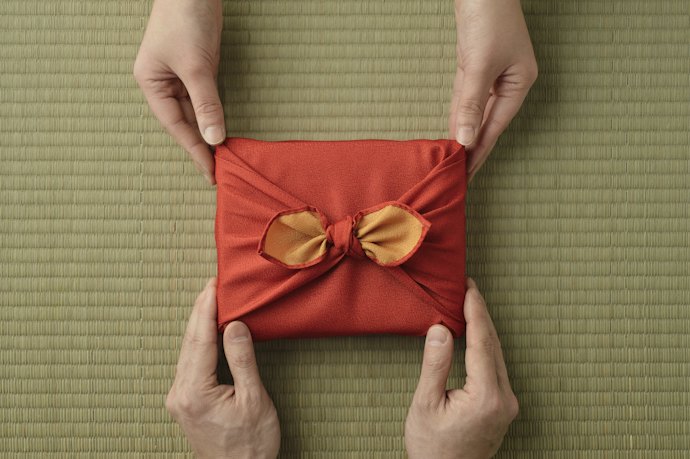 結婚祝いに食べ物を贈っても失礼にならない?