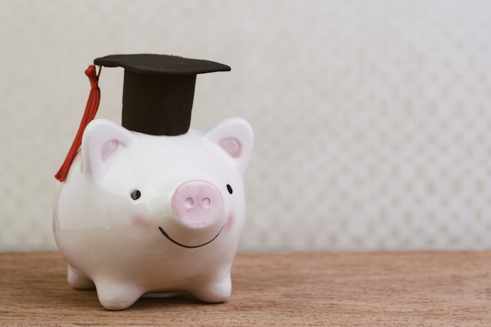 学生がクレジットカードを持つメリットは?