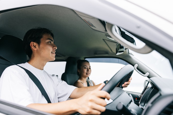 走行中と車検の際は、前座席への取り付けは絶対NG