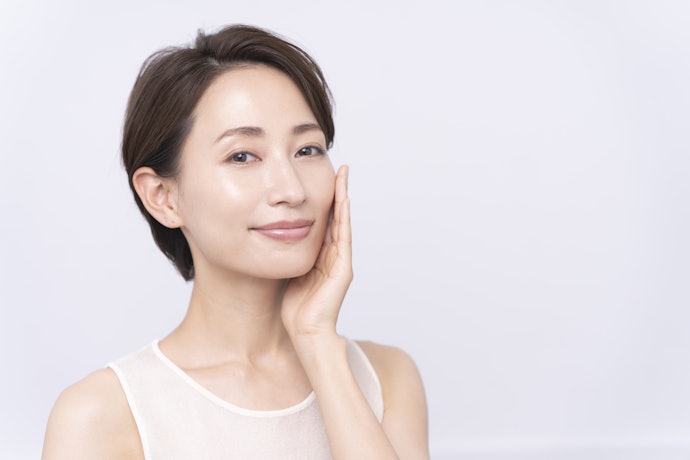 シワ周りでもヨレにくい化粧下地の塗り方は?