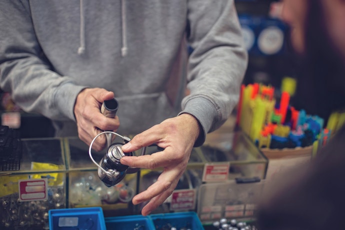 投げ釣りリールはどこで買える?店舗ごとの特徴は?