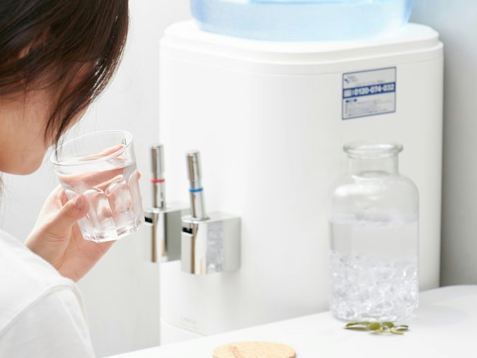 2人暮らしや4人家族なら、何Lくらい水を飲む?