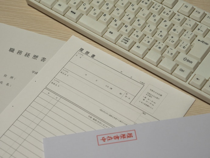 手書きとWEBテンプレートの履歴書、どっちがいい?
