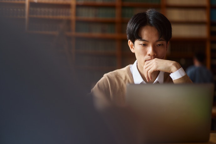 学生がクレジットカードを選ぶ際のポイントは?