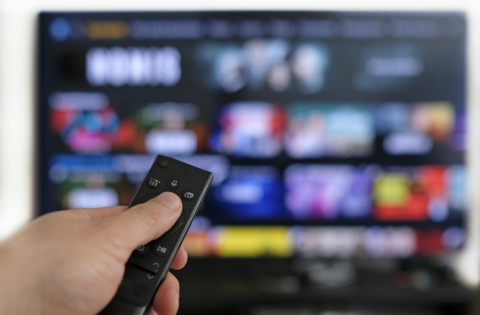 テレビで動画配信サービスを観るには?