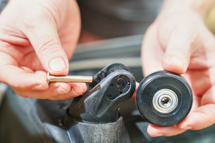 タイヤが傷んできたら交換できる?買い替え目安やお手入れ方法は?