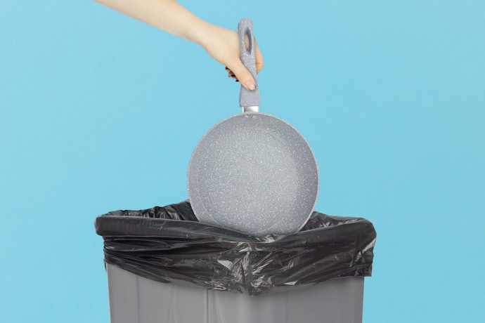 使わなくなったフライパンの捨て方は?