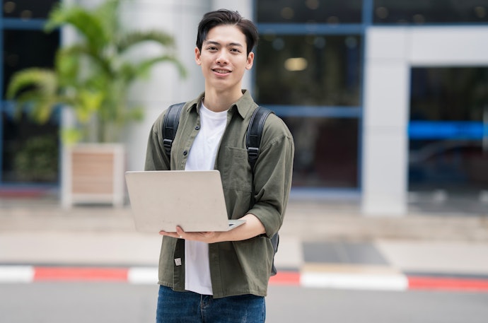 一人暮らしの大学生におすすめのWiFi設備は?