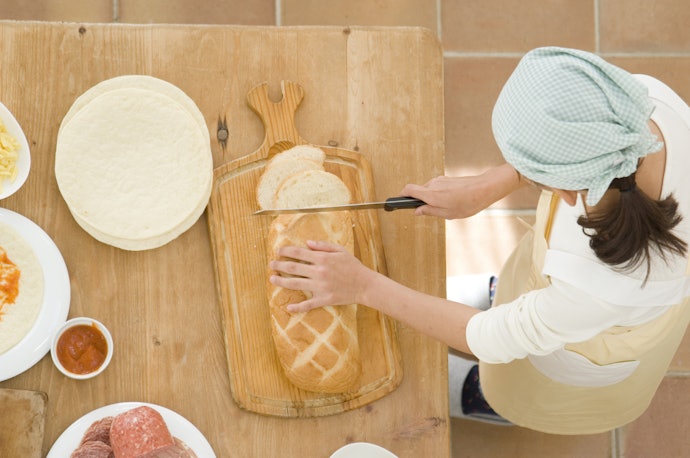 かっこよく着けるには?三角巾の巻き方バリエーション