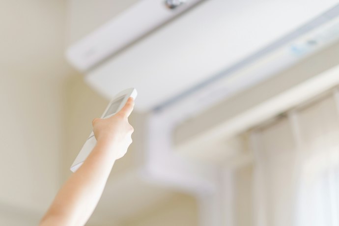 寒い季節を快適に!窓用ヒーターの効率的な使い方は?
