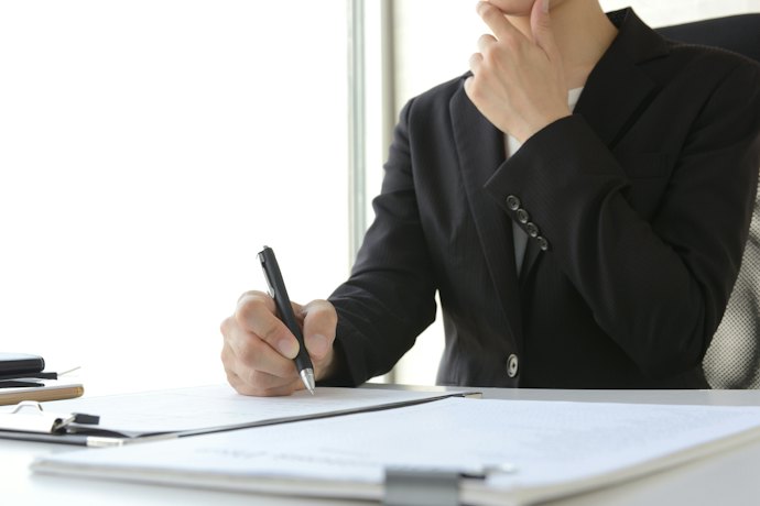 教育ローンの申込条件は?学生本人や両親以外の親族でも借りられる?
