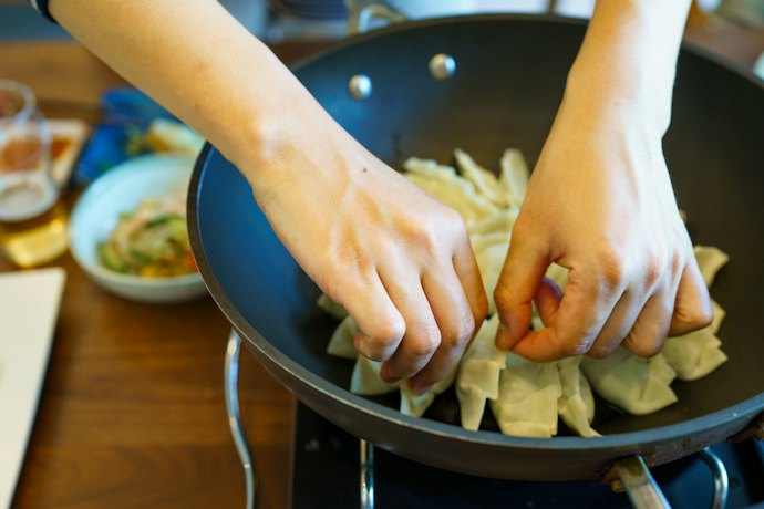 お取り寄せ餃子のおいしい焼き方は?