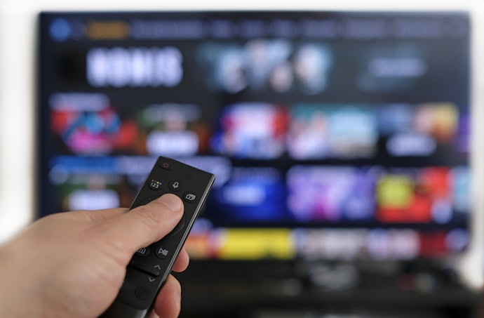 テレビで動画配信サービスを観るには?