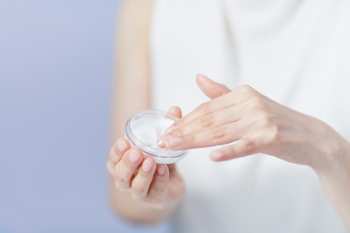 ニキビを防ぐ効果が期待できる保湿クリームの特徴は?