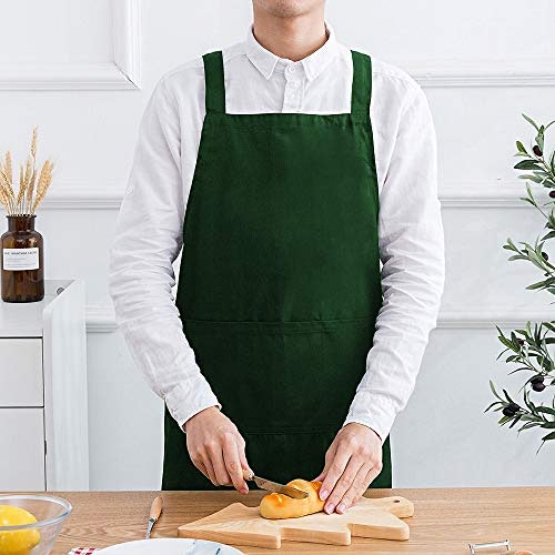 丈夫でシワになりにくい!ポリエステルのエプロンの魅力とは?