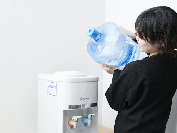 サーバーレンタル料が無料のウォーターサーバーは宅配型!