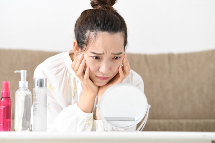 クマ取りのダウンタイムの長さは?副作用はある?
