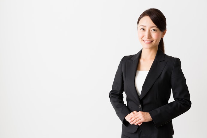 レディース就活スーツは印象を左右する重要なポイント