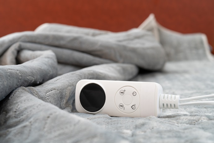 電磁波カットの電気毛布とは?通常の電気毛布とは何が違う?