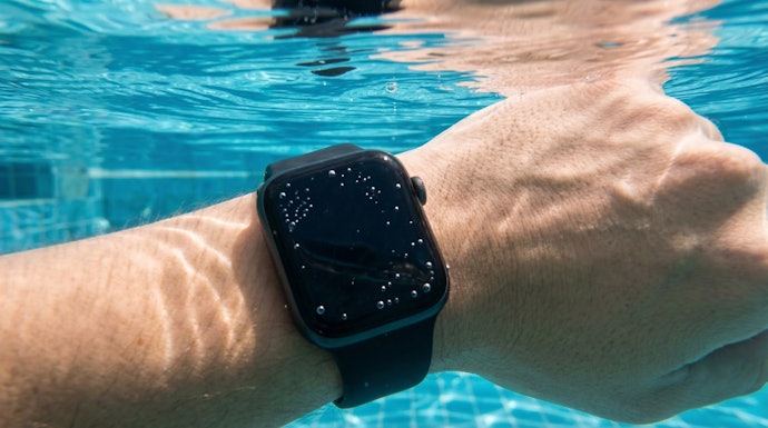防水スマートウォッチはお風呂や水泳でも使えるの?