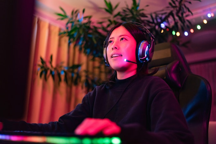 サラウンドヘッドホンは、ゲームにも使える?