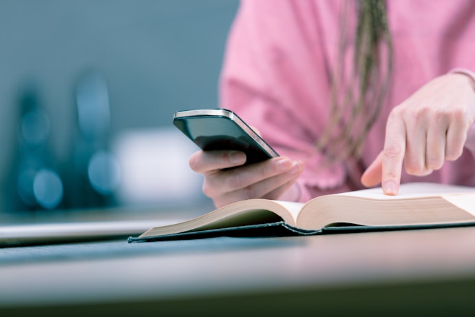 スマホで楽に検索できる!国語辞典アプリの魅力とは?