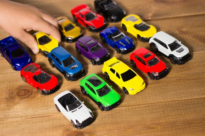 憧れの高級車が手のひらサイズに!ミニカーの魅力とは?