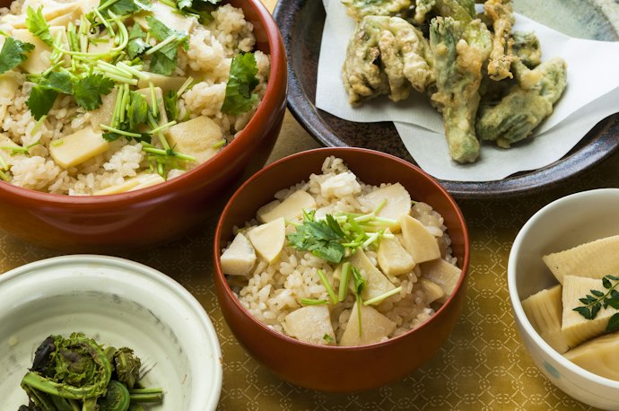 手軽でおいしい!炊き込みご飯の素の魅力とは?