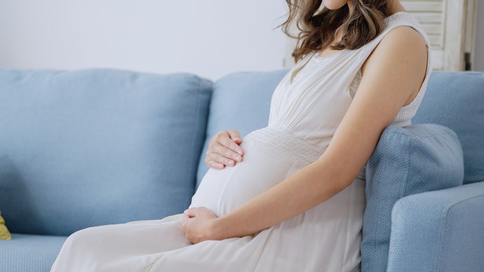 妊婦さんの椅子選びが重要な理由とは?理想の座り姿勢とは?