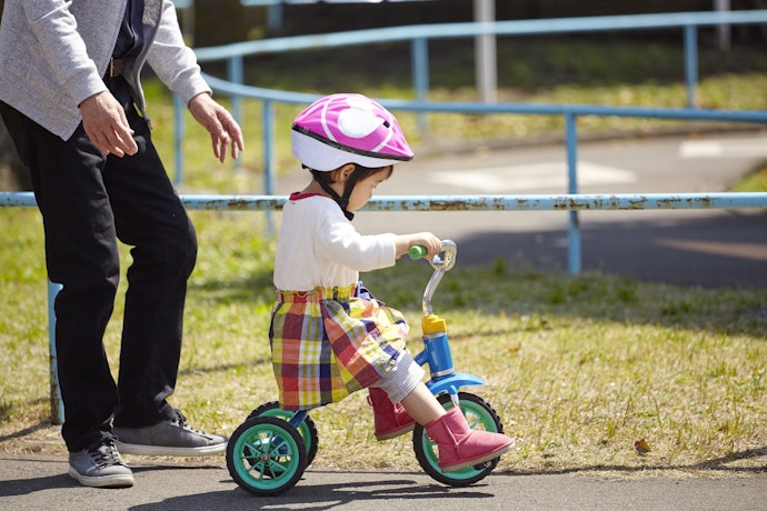 三輪車デビューはいつから?何歳まで遊べる?