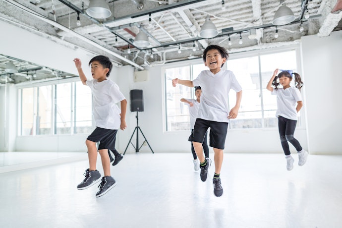 キッズにダンスシューズは必要?普通の靴とどう違う?