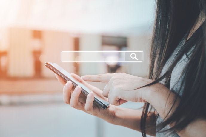 スマホですぐ調べられる!英語辞書アプリとは?