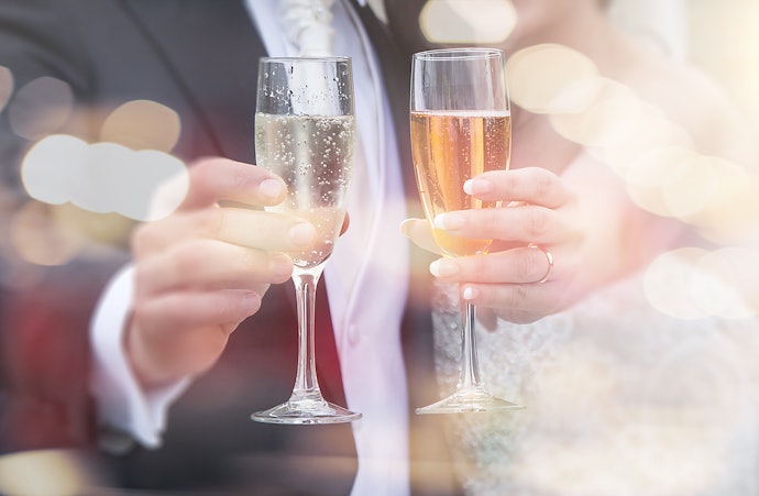 結婚祝いにワインを贈る意味は?喜ばれる理由とは?