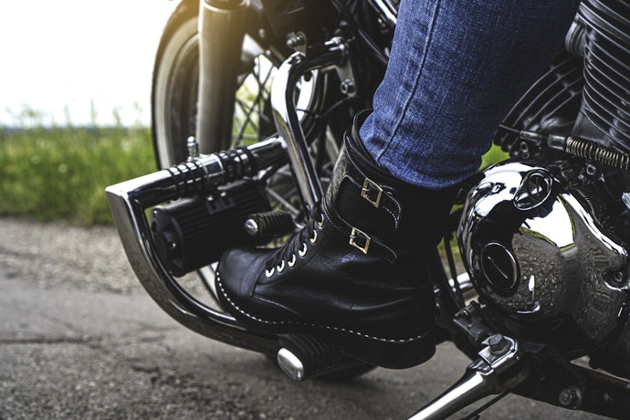 バイクブーツとは?普通のブーツとの違いは?