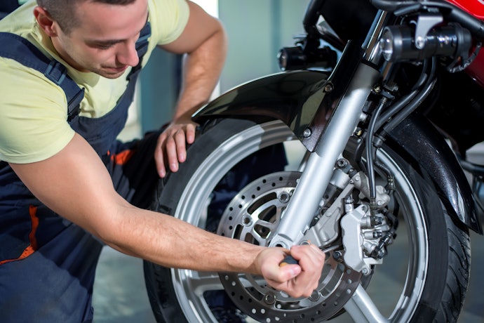 バイク用チェーンオイルとグリスの違いは?代用品はある?