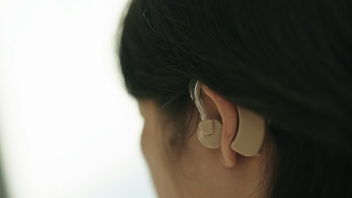 集音器とは?補聴器との違いはなに?