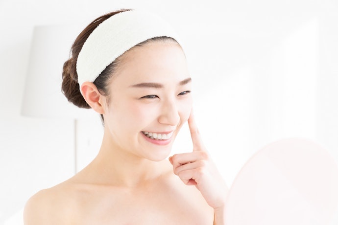 美容クリニックで行うシミ取りとは?どんな種類がある?