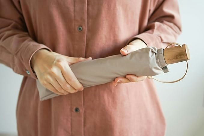 プレゼントにもぴったり!高級折りたたみ傘の魅力とは?