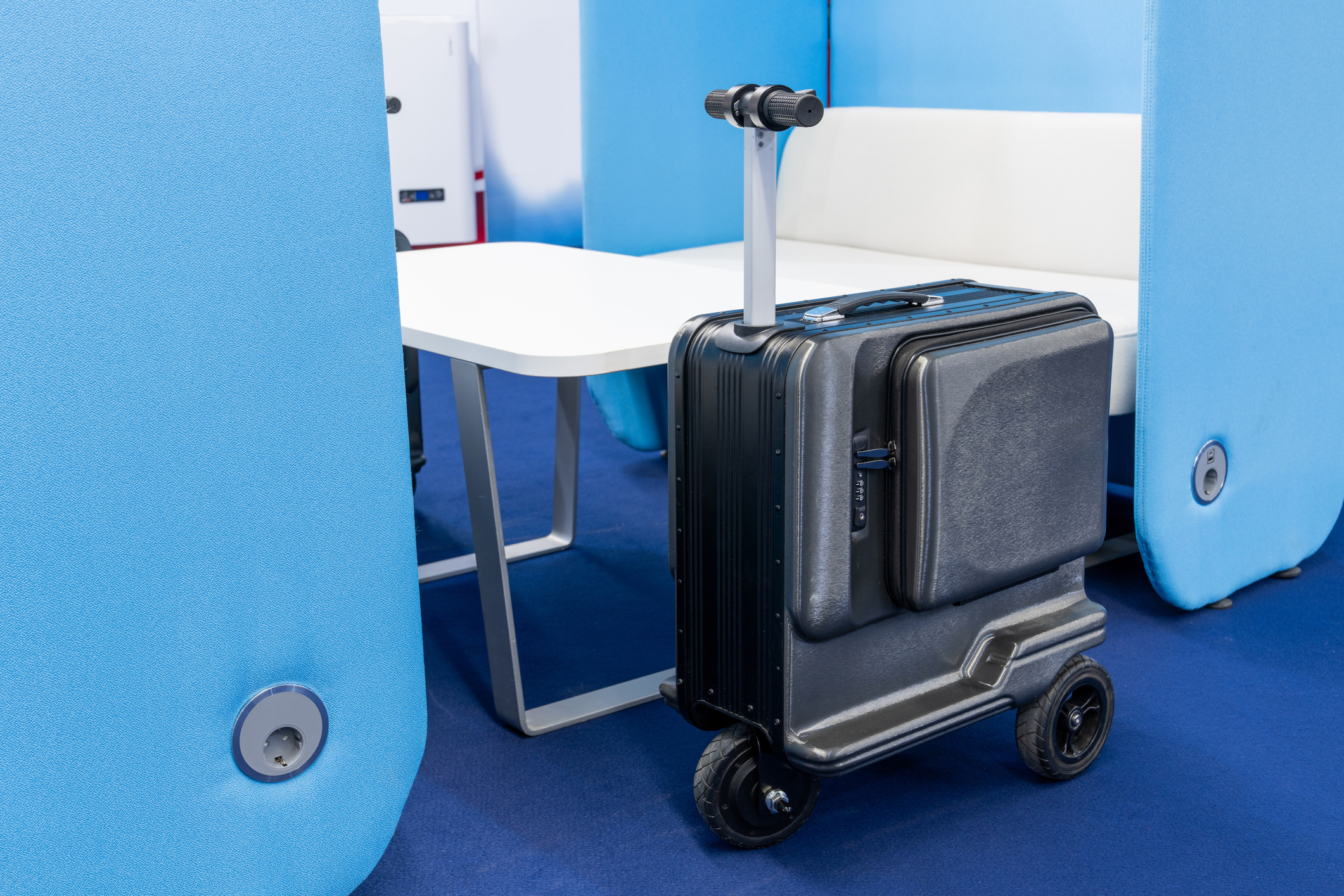 電動スーツケース HANZON 乗れるTSAロック付きキャリーケース 電動