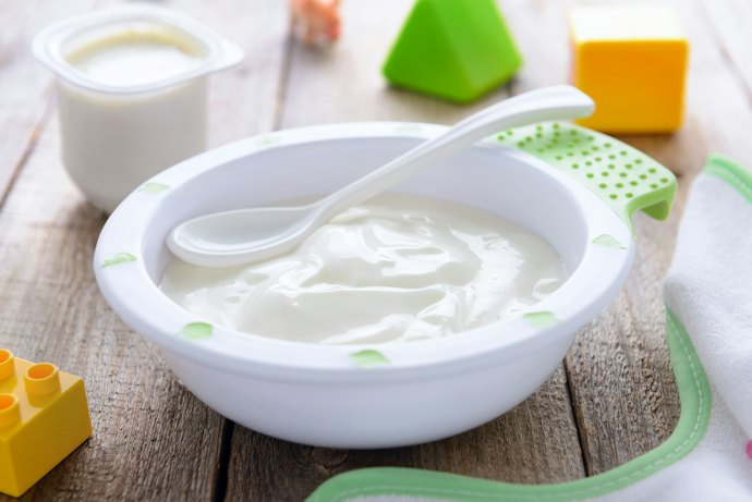 離乳食としてヨーグルトを与えても大丈夫?