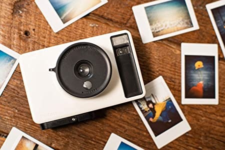 レトロ感たっぷり!インスタントカメラの魅力とは?