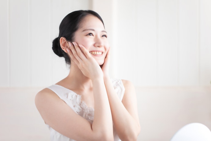 ヒアルロン酸とはどんな成分?特徴や期待できる効果とは?