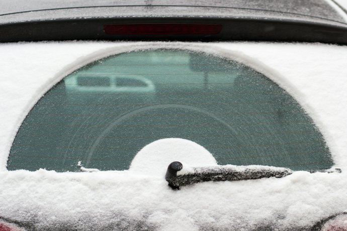 雪用ワイパーはなぜ必要?