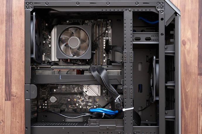 Mini-ITX対応とは?大きいパーツも積める?