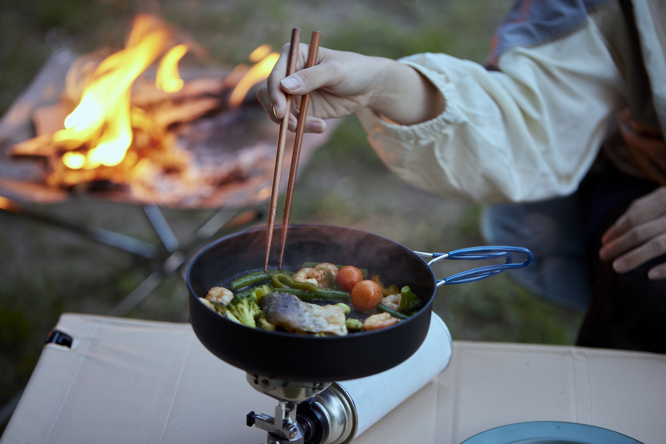 箸　チタン　バーベキュー　キャンプ　登山　アウトドア 箸 チタン製 19cm 軽量 頑丈 角箸 小さい 短い 純チタン 1膳